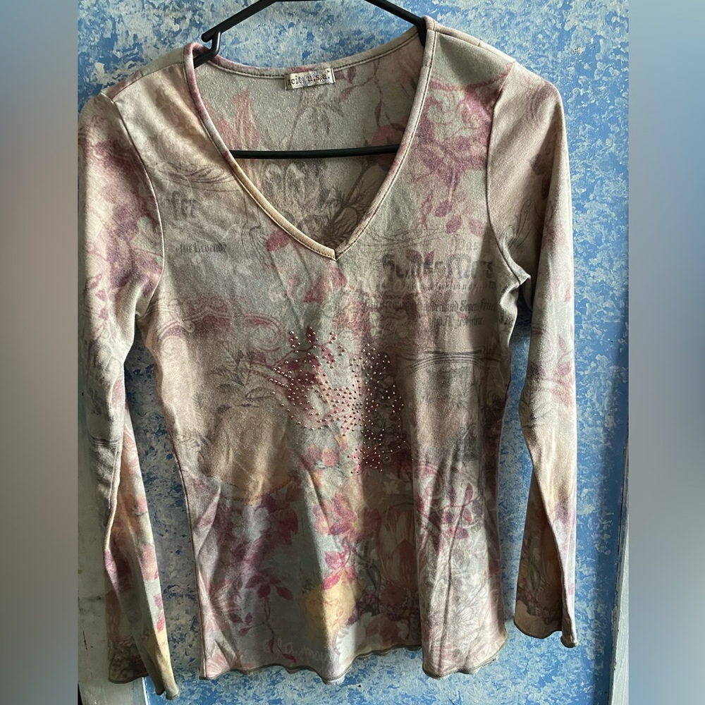 Xcit USA size medium floral long sleeve shirt